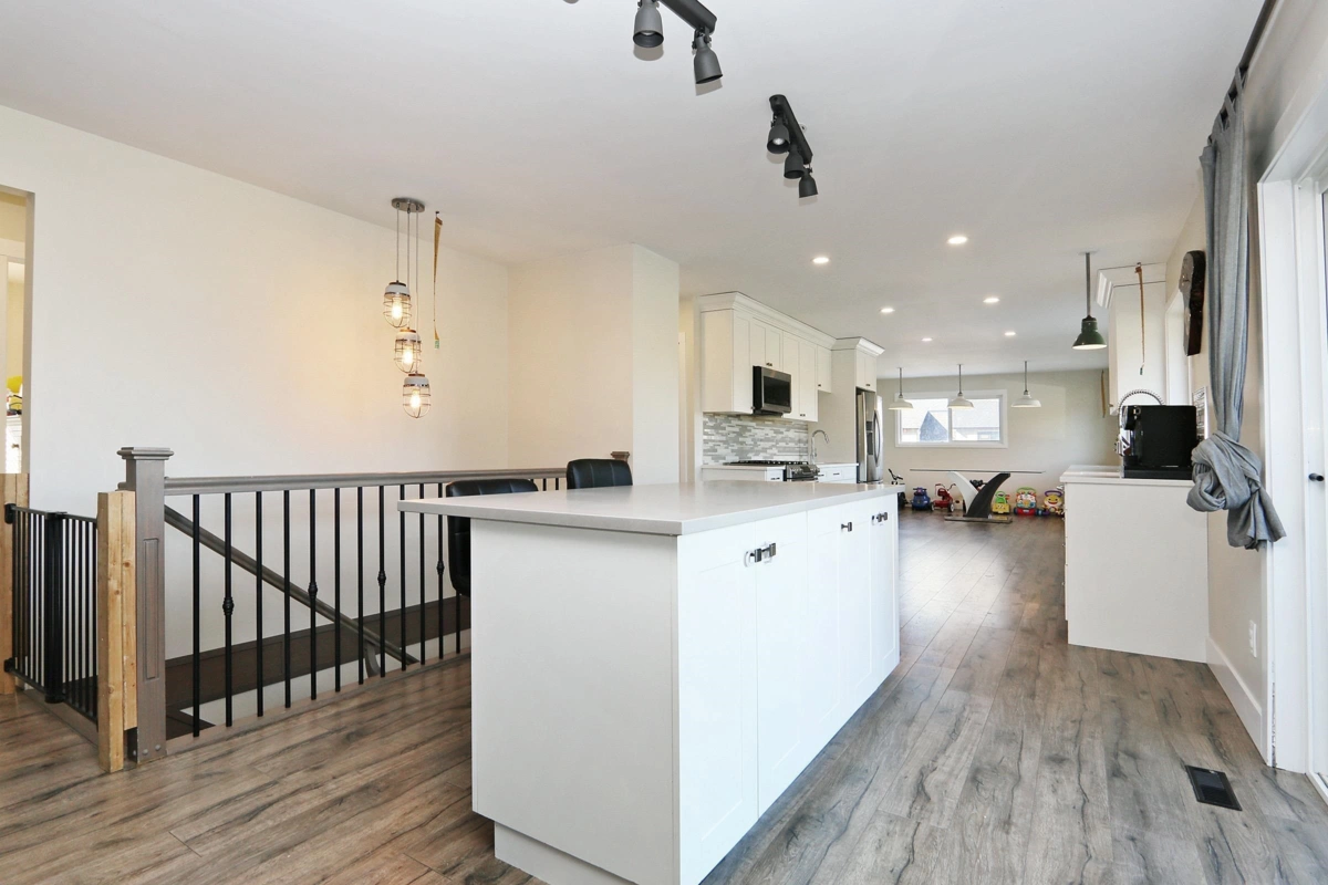 Kitchen Island Photo of 8875 Prest Road, Chilliwack, BC