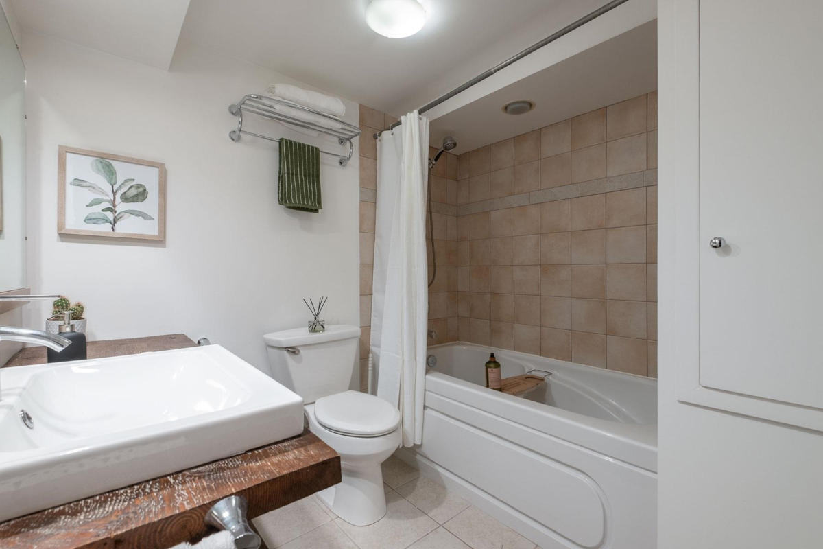 Bedroom 3 Photo of 203 150 Alexander Street, Vancouver, BC