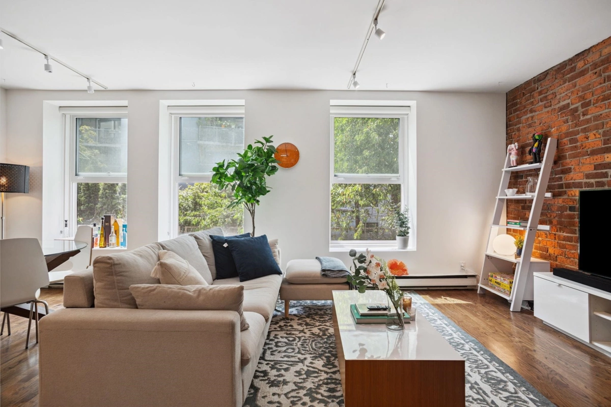 Dining Area Photo of 203 150 Alexander Street, Vancouver, BC