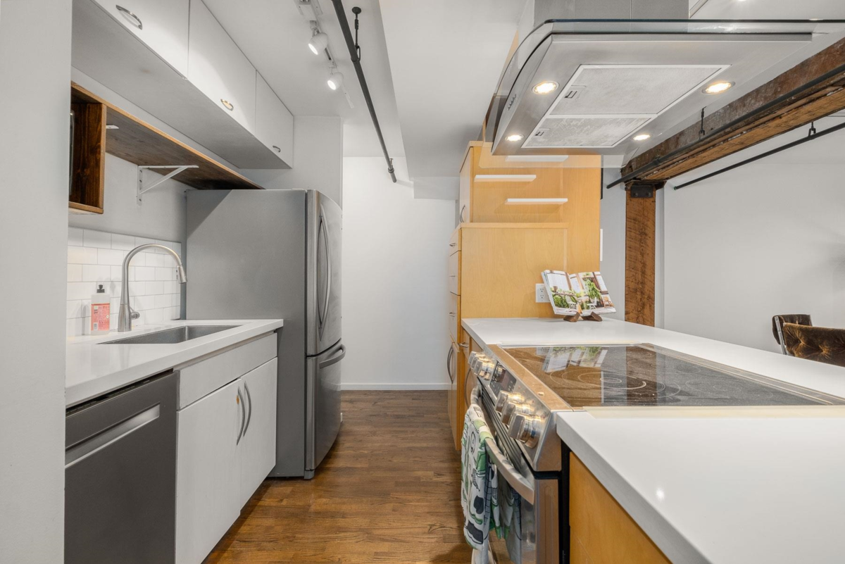 Laundry Room Photo of 203 150 Alexander Street, Vancouver, BC