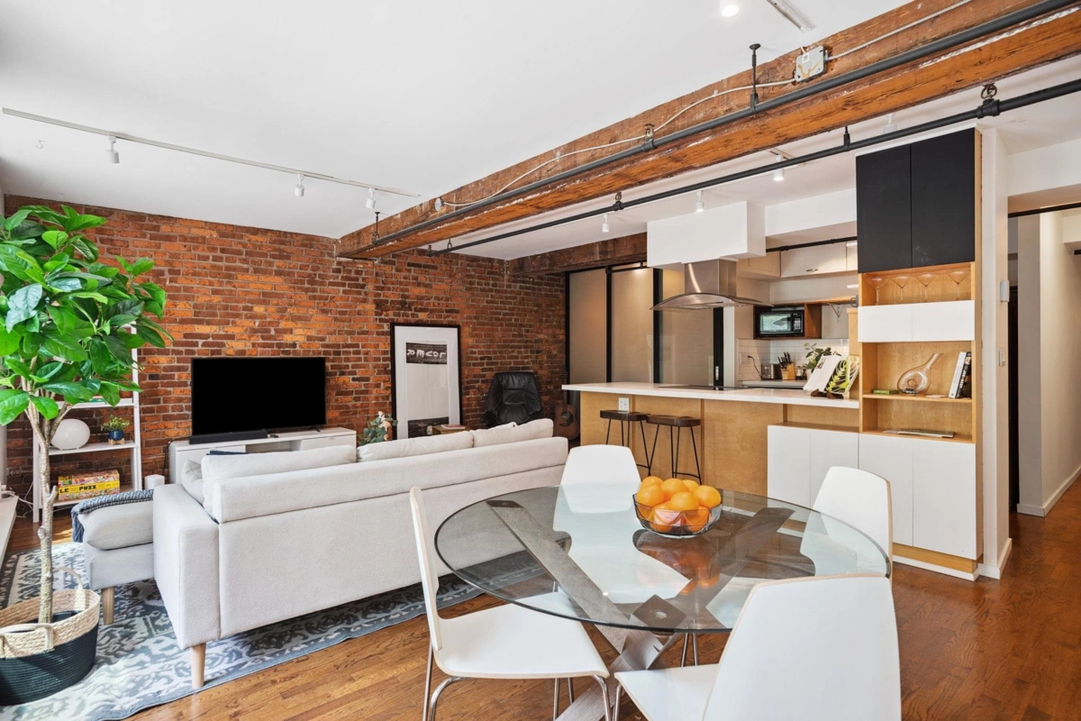 Living Room Photo of 203 150 Alexander Street, Vancouver, BC