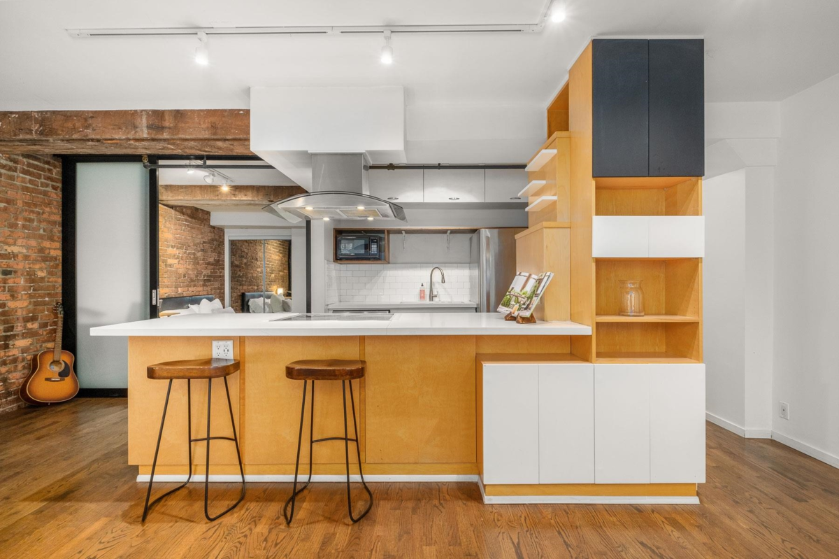 Loft / Bonus Room Photo of 203 150 Alexander Street, Vancouver, BC