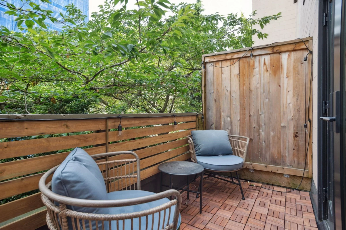 Primary Bathroom Photo of 203 150 Alexander Street, Vancouver, BC