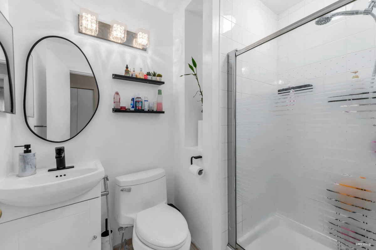 Kitchen Island Photo of 73 2450 Hawthorne Avenue, Port Coquitlam, BC