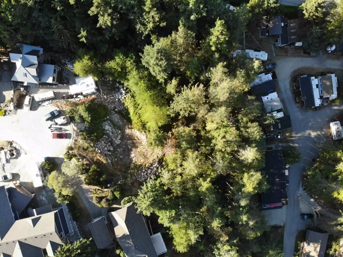 Guest Bathroom Photo of 6 4622 Sinclair Bay Road, Pender Harbour, BC