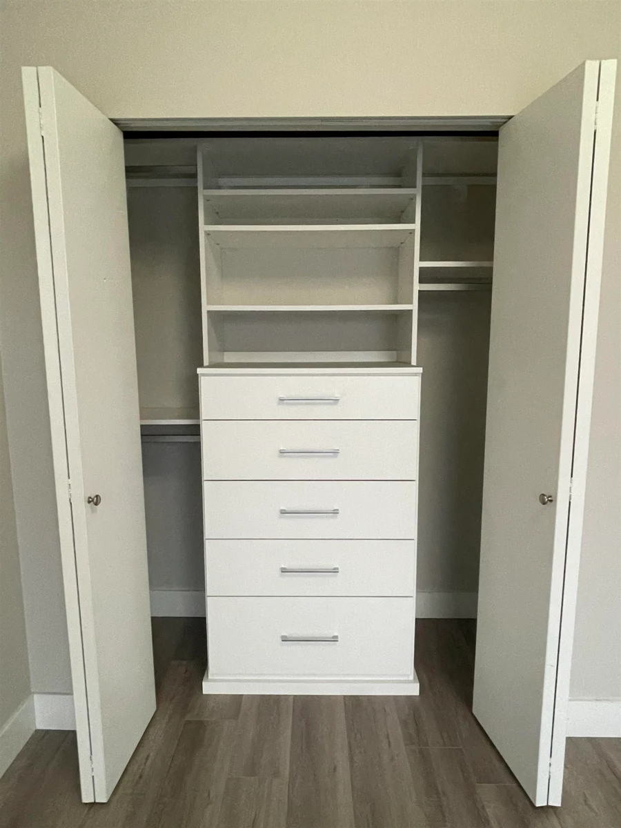 Kitchen Island Photo of 605 9015 120 Street, Delta, BC