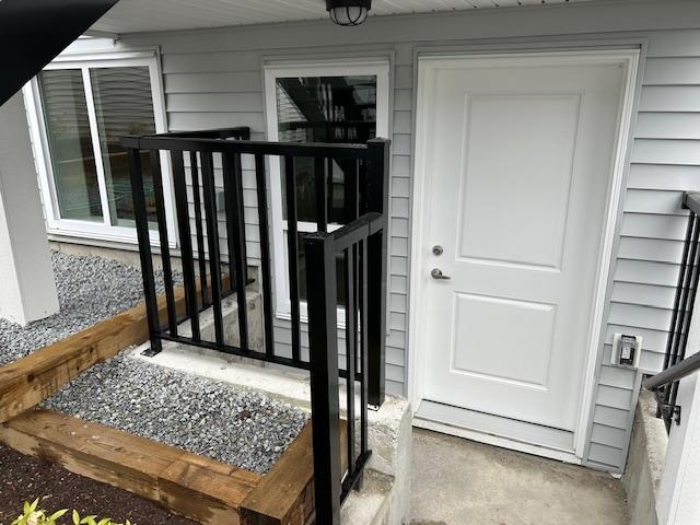Entry Foyer Photo of 24307 101a Avenue, Maple Ridge, BC