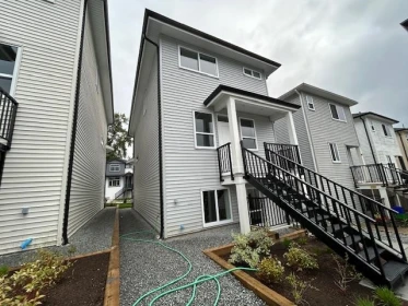 Hallway Photo of 24307 101a Avenue, Maple Ridge, BC