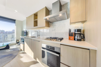 1102 1768 Cook Street, Vancouver, BC, Vancouver — Apartment/Condo for sale