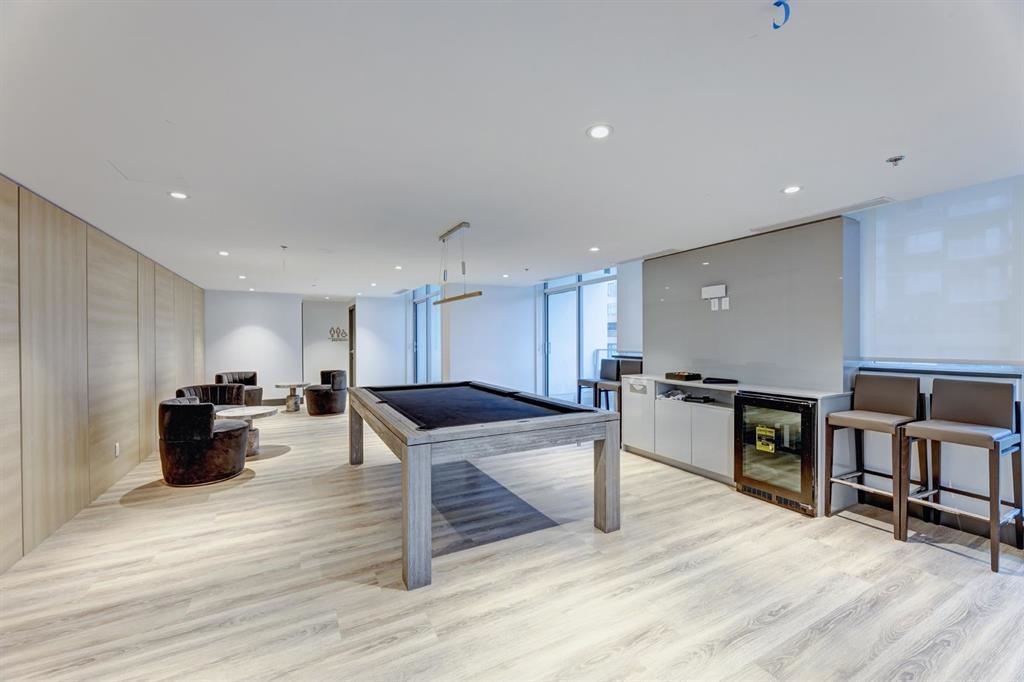 Outdoor Patio Photo of 608 1675 Lions Gate Lane, North Vancouver, BC