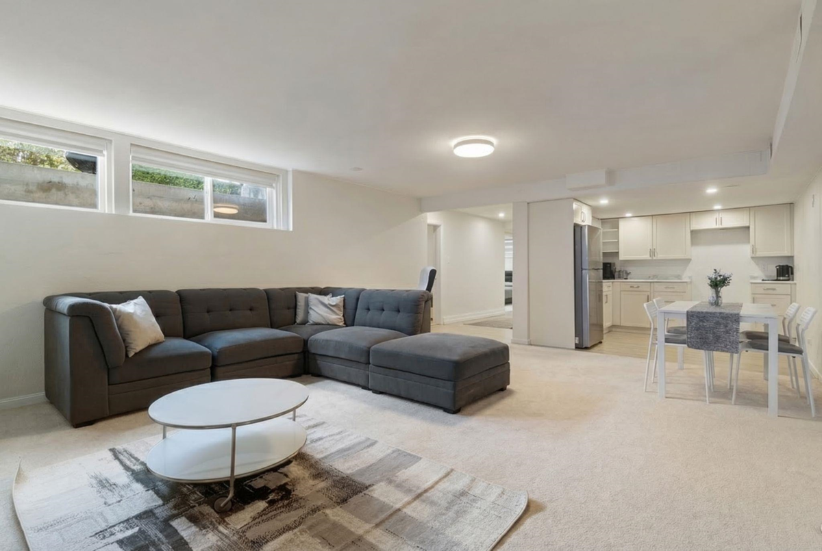 Basement Recreation Room Photo of 3950 Trenton Place, North Vancouver, BC