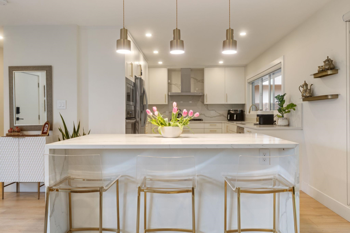 Kitchen Photo of 3950 Trenton Place, North Vancouver, BC