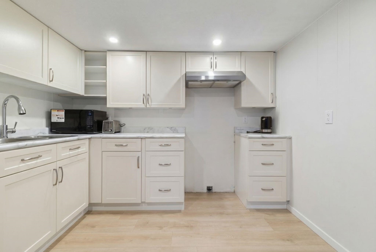 Mudroom Photo of 3950 Trenton Place, North Vancouver, BC