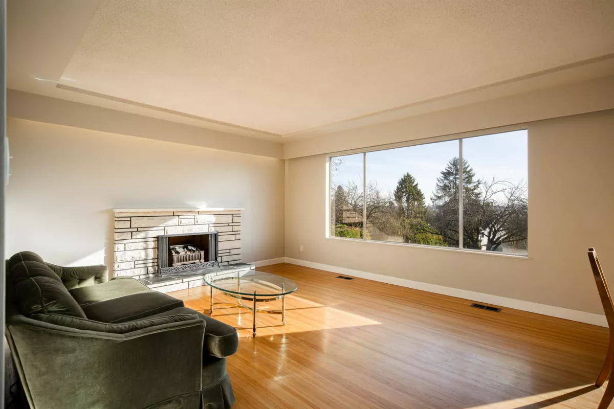 Kitchen Island Photo of 2321 Harrison Drive, Vancouver, BC