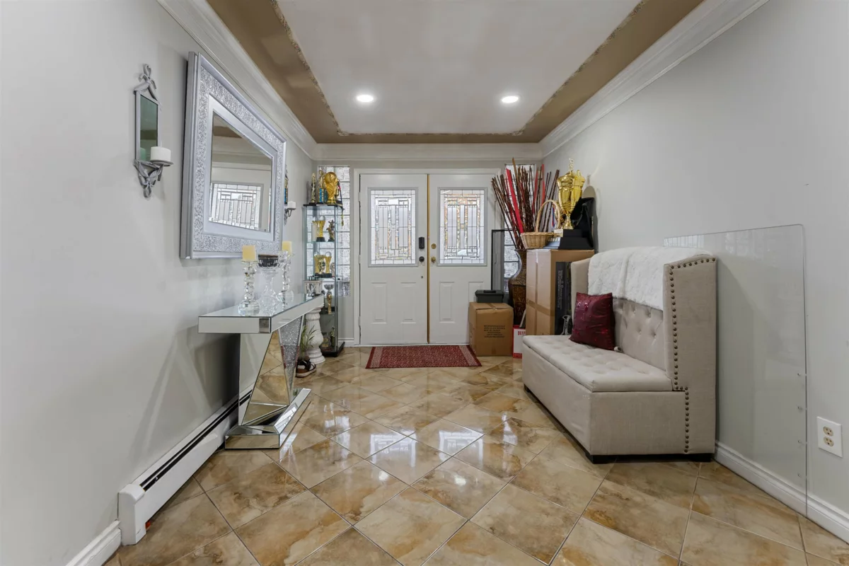 Family Room Photo of 13166 73 Avenue, Surrey, BC