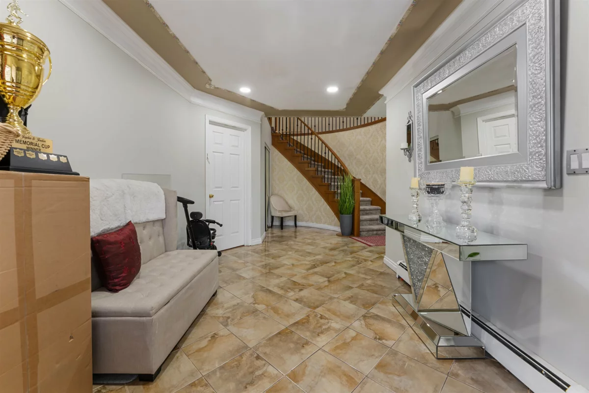 Living Room Photo of 13166 73 Avenue, Surrey, BC