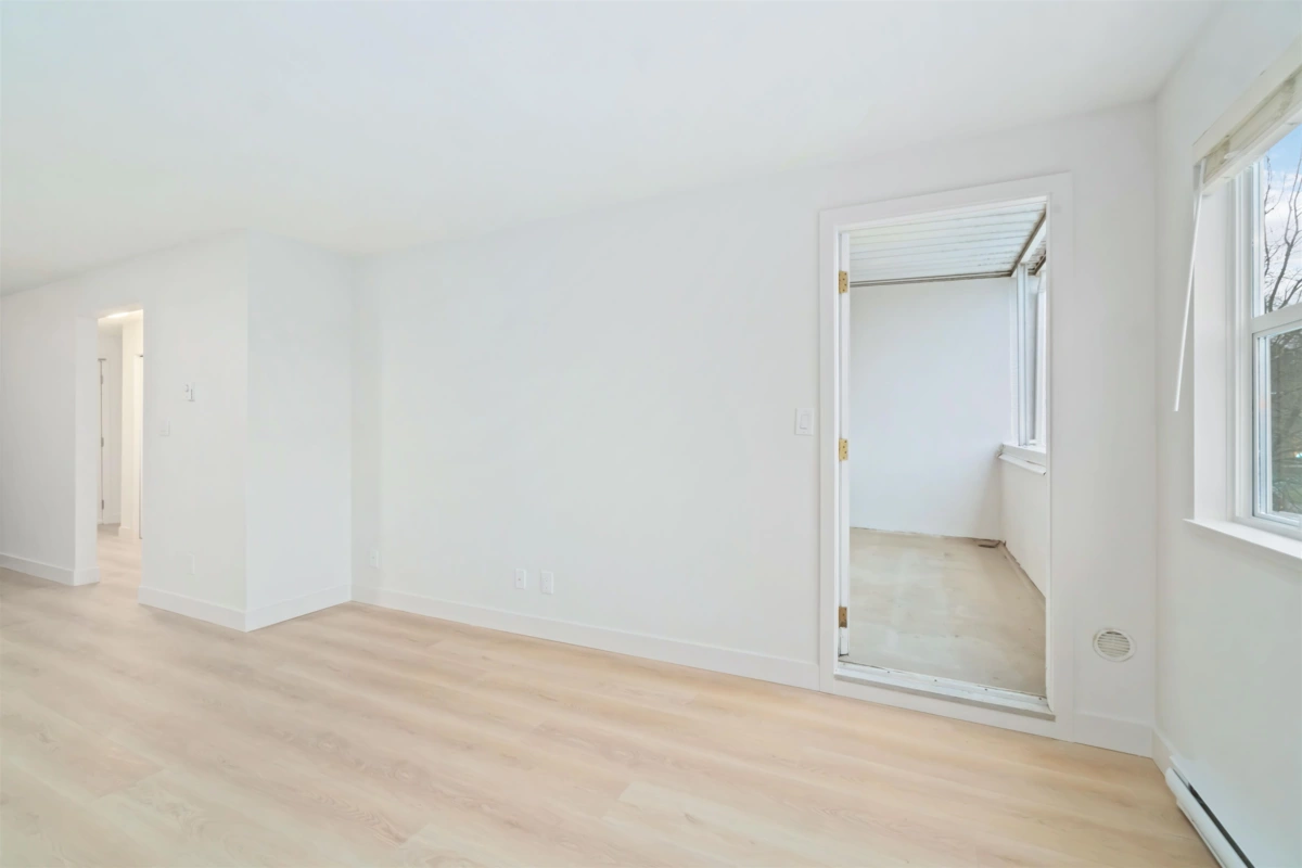 Kitchen Photo of 307 2928 Commercial Drive, Vancouver, BC