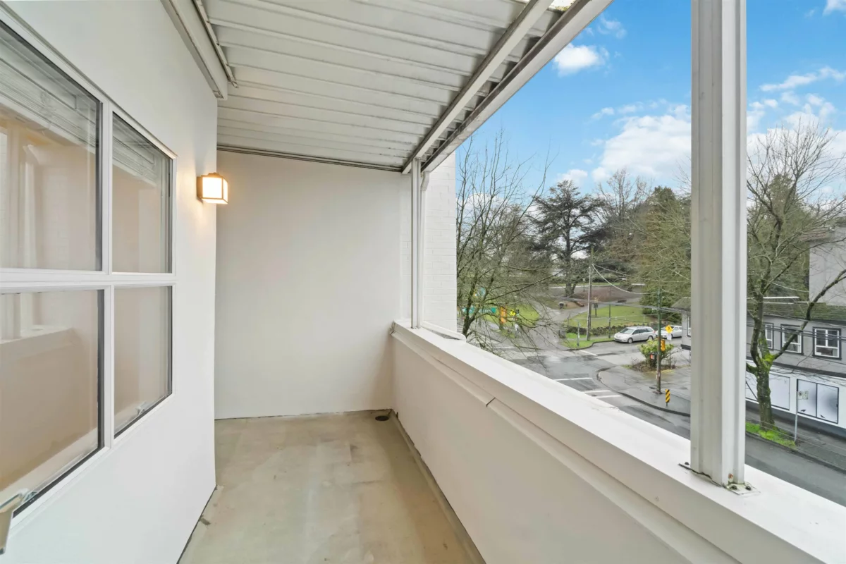 Laundry Room Photo of 307 2928 Commercial Drive, Vancouver, BC