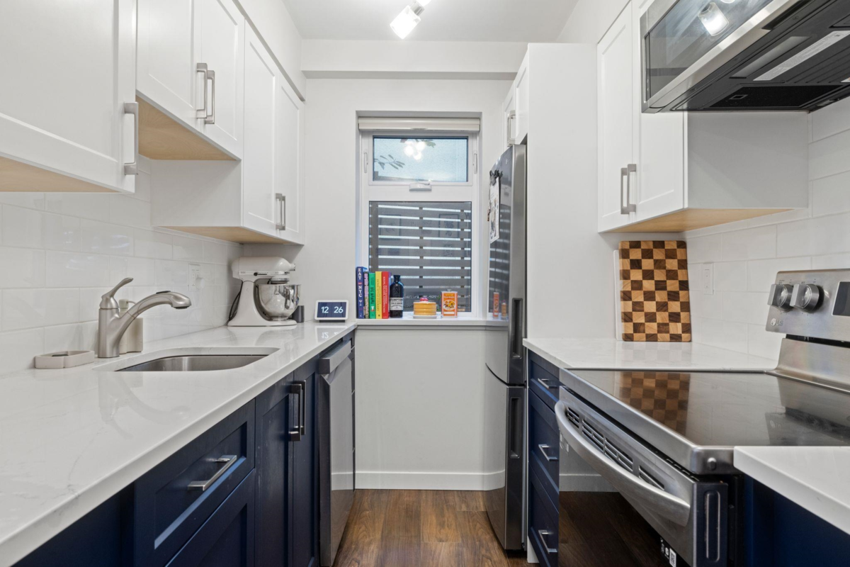 Breakfast Nook Photo of 103 1649 Comox Street, Vancouver, BC