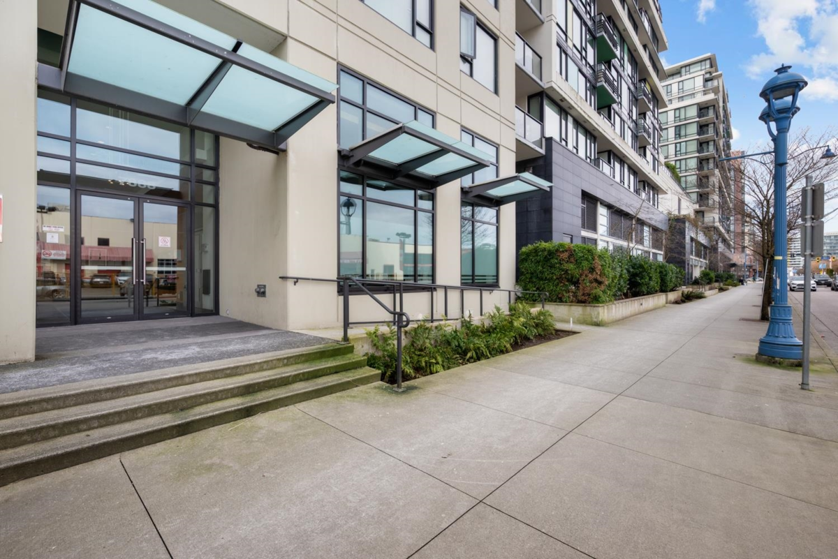 Outdoor Deck Photo of 1105 7888 Ackroyd Road, Richmond, BC