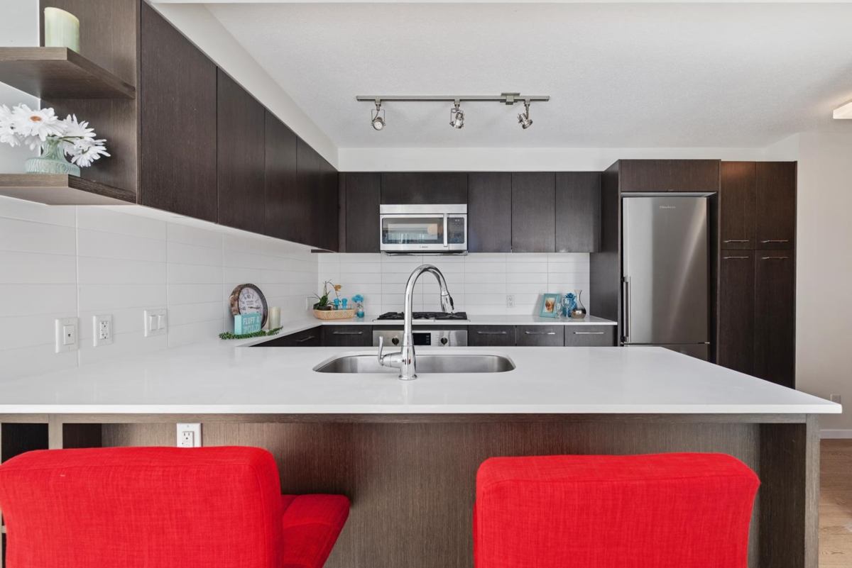 Walk-In Closet Photo of 1105 7888 Ackroyd Road, Richmond, BC