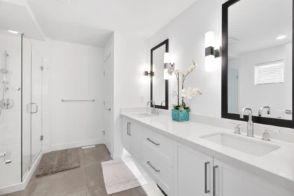 Laundry Room Photo of 16411 26b Avenue, Surrey, BC