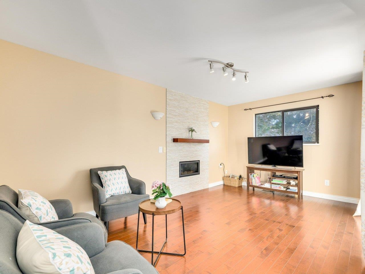 Loft / Bonus Room Photo of 14084 17b Avenue, Surrey, BC