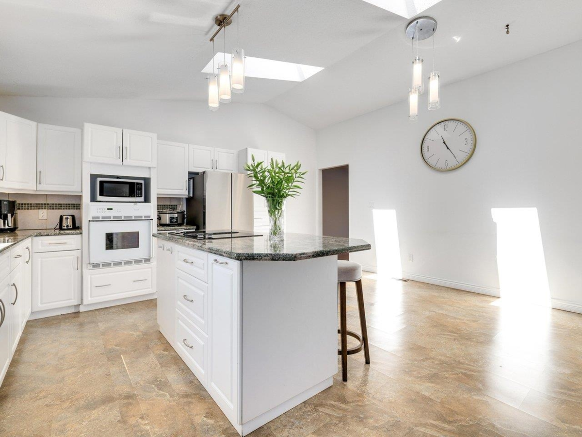 Powder Room Photo of 14084 17b Avenue, Surrey, BC