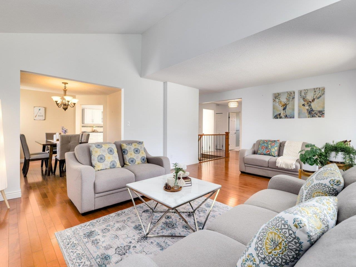 Primary Bathroom Photo of 14084 17b Avenue, Surrey, BC