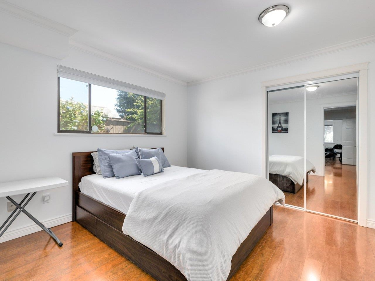 Staircase Photo of 14084 17b Avenue, Surrey, BC