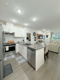Guest Bathroom Photo of 407 15351 101 Avenue, Surrey, BC