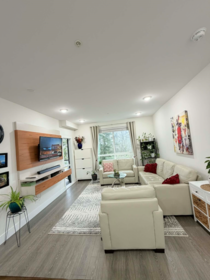 Kitchen Photo of 407 15351 101 Avenue, Surrey, BC