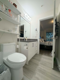 Laundry Room Photo of 407 15351 101 Avenue, Surrey, BC