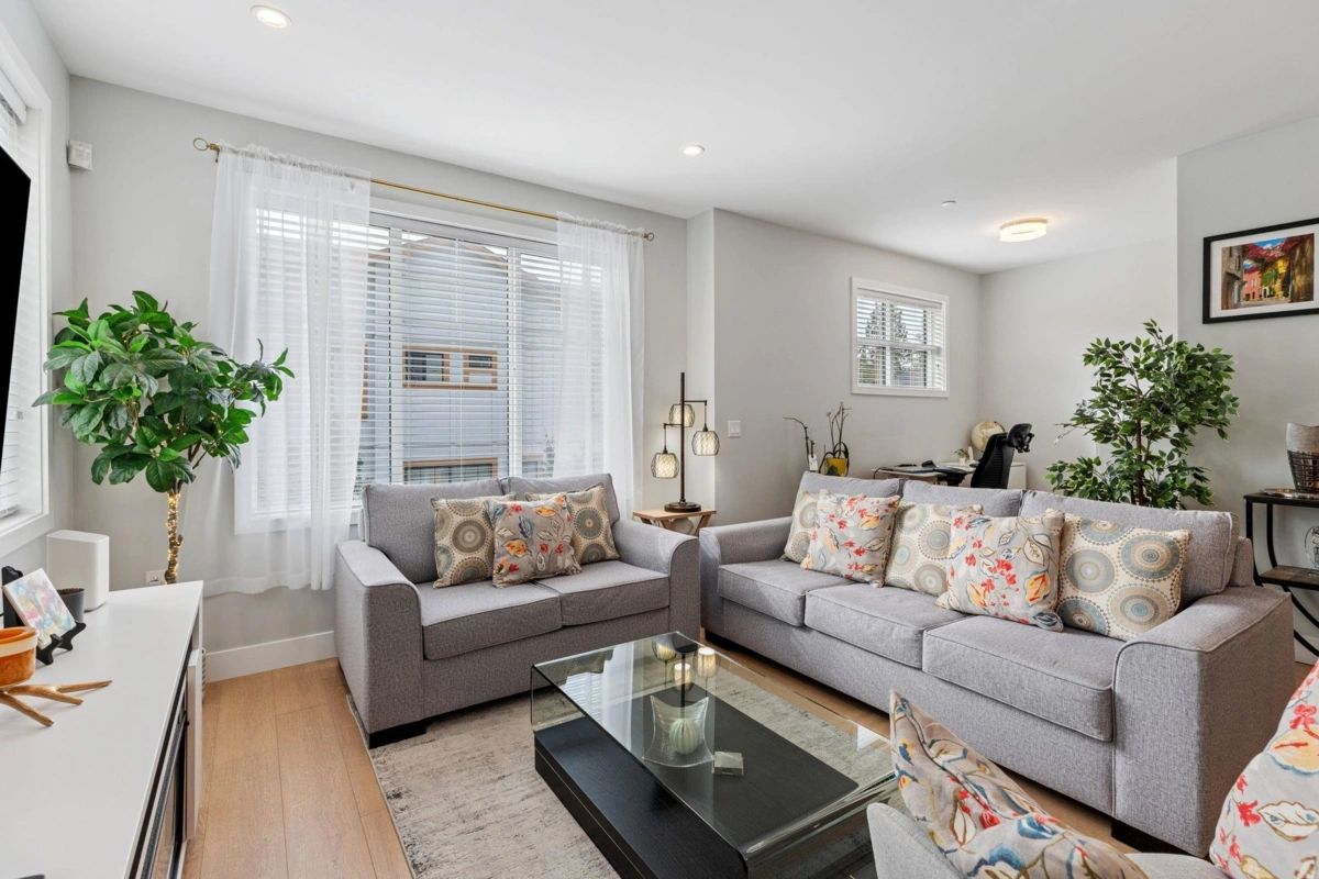 Breakfast Nook Photo of 31 13263 236 Street, Maple Ridge, BC