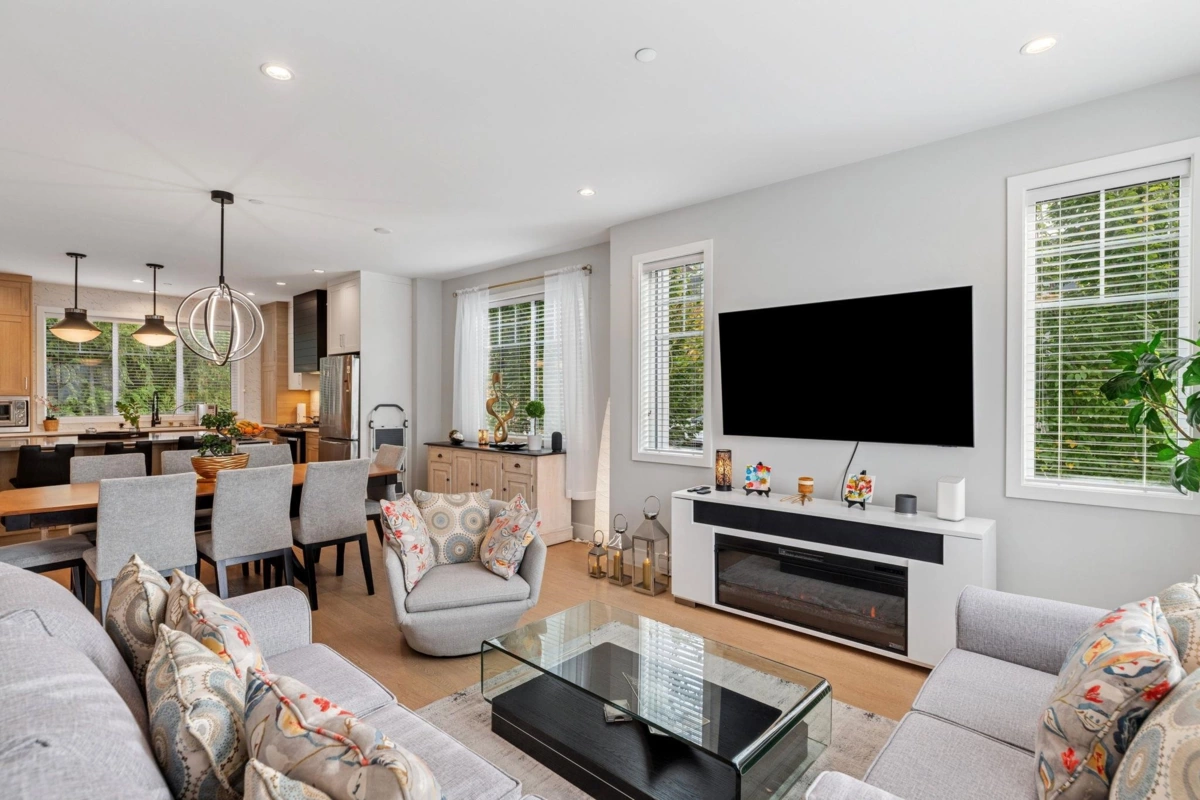 Kitchen Island Photo of 31 13263 236 Street, Maple Ridge, BC