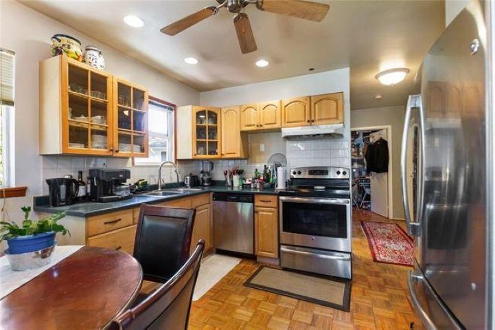 Kitchen Photo of 2058 Hillside Avenue, Coquitlam, BC
