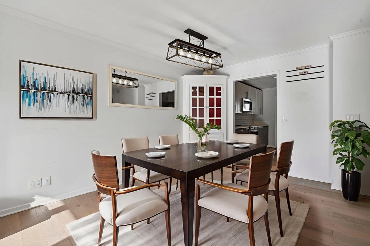 Dining Area Photo of 19529 60a Avenue, Surrey, BC