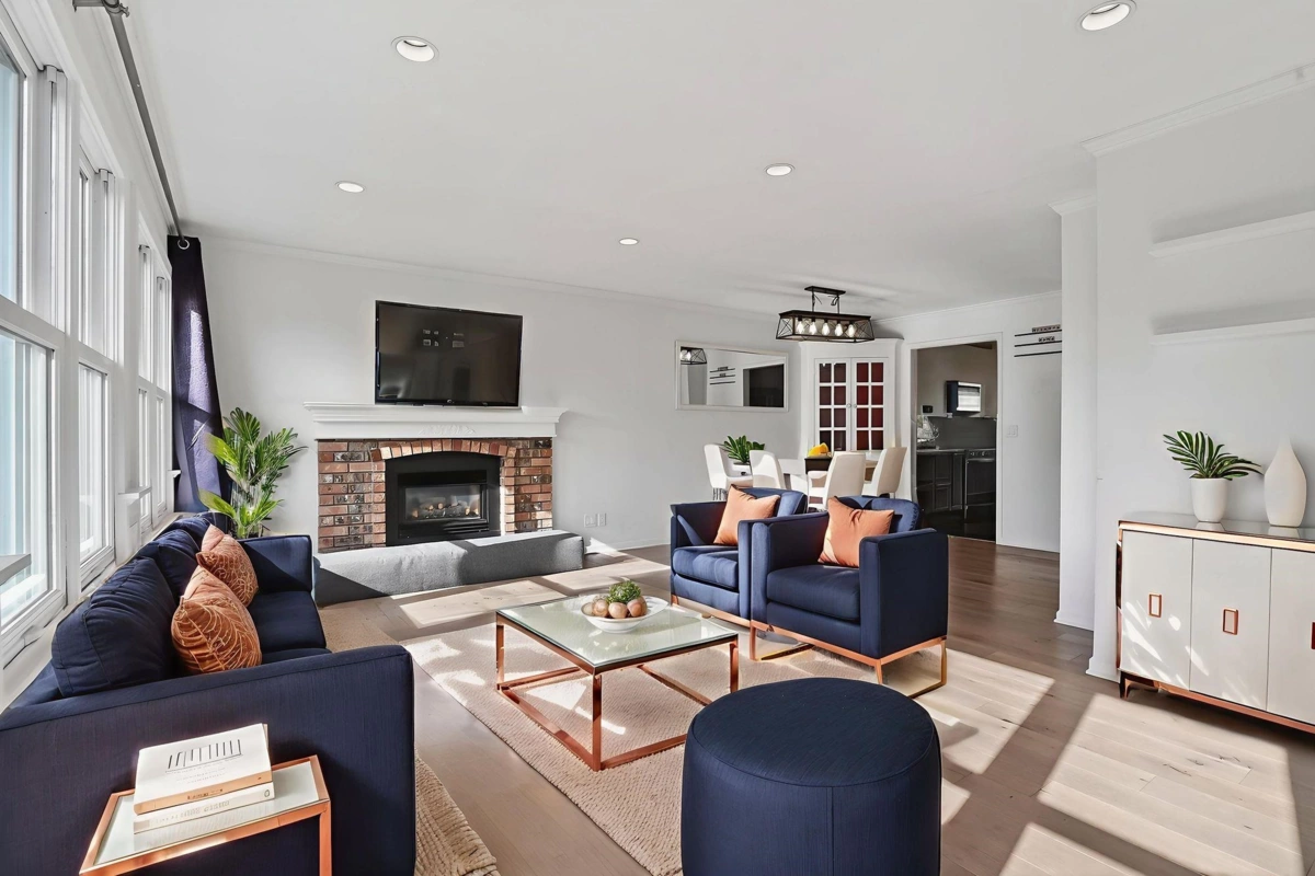 Family Room Photo of 19529 60a Avenue, Surrey, BC