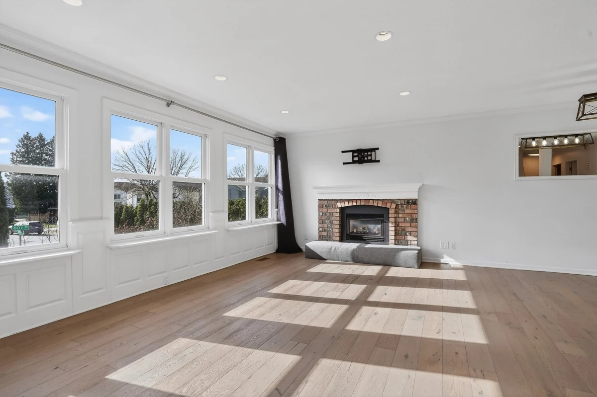 Living Room Photo of 19529 60a Avenue, Surrey, BC
