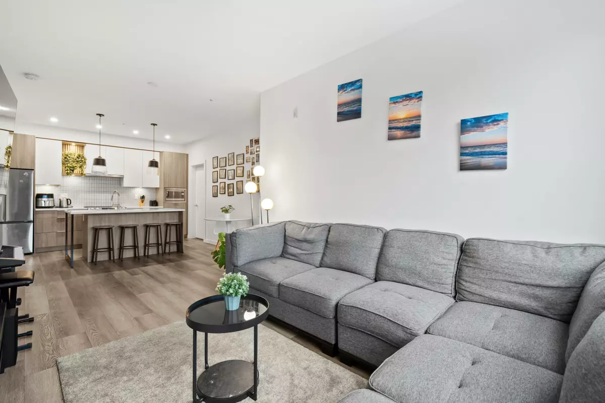Kitchen Island Photo of 217 20695 Eastleigh Crescent, Langley, BC