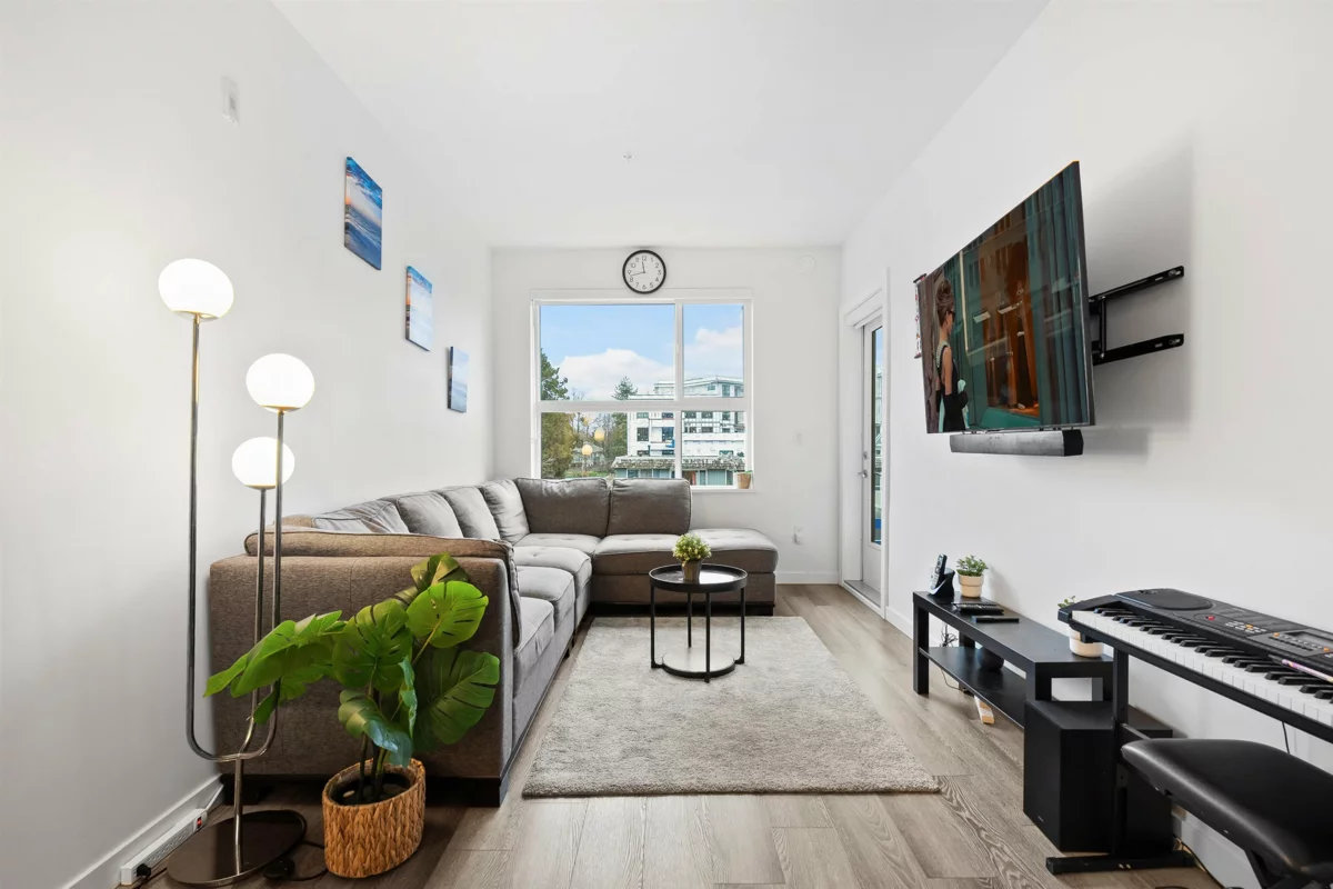 Living Room Photo of 217 20695 Eastleigh Crescent, Langley, BC