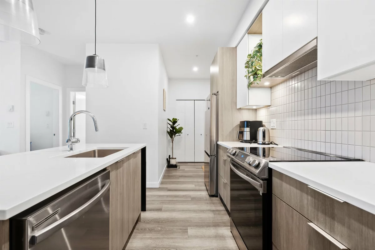 Walk-In Closet Photo of 217 20695 Eastleigh Crescent, Langley, BC