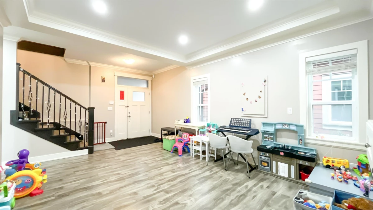 Primary Bedroom Photo of 101 910 Delestre Avenue, Coquitlam, BC