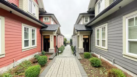 101 910 Delestre Avenue, Coquitlam, BC, Maillardville — 5 bed half duplex for sale