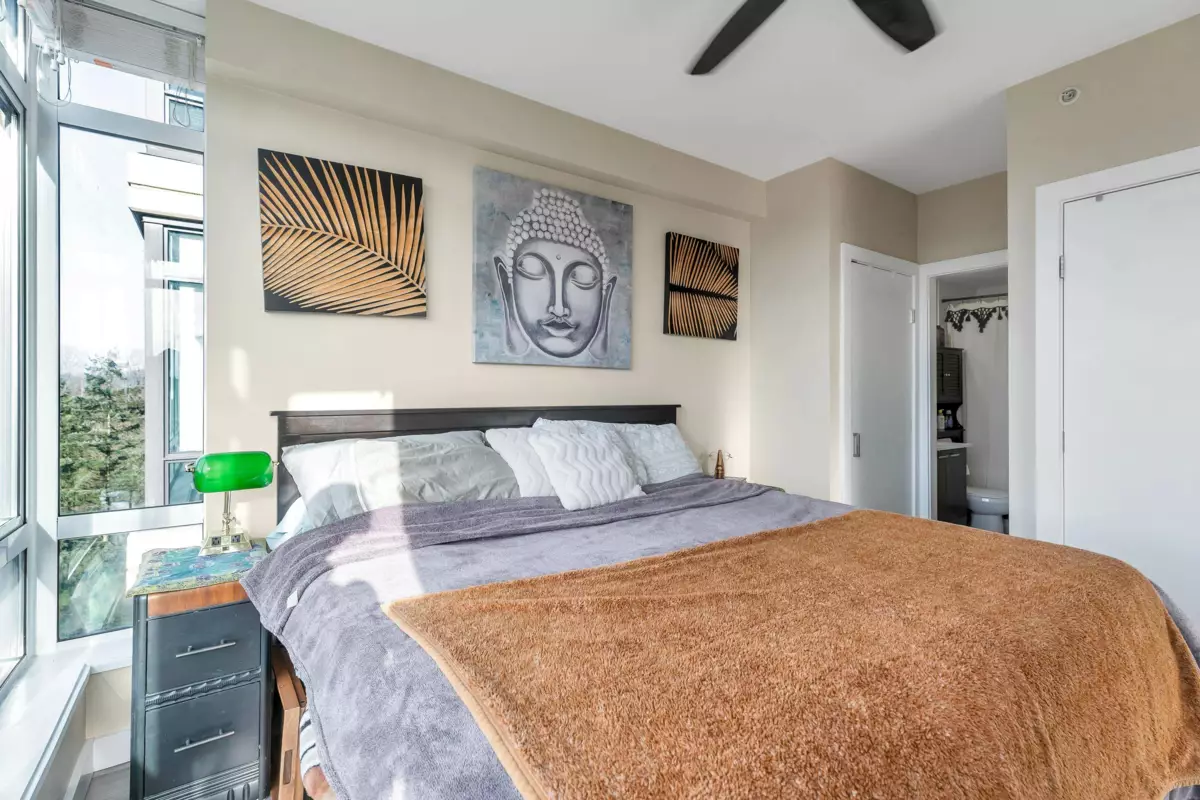 Front Yard Photo of 908 2789 Shaughnessy Street, Port Coquitlam, BC