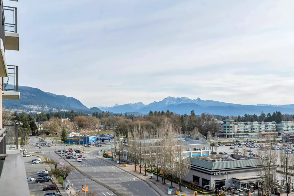 Hallway Photo of 908 2789 Shaughnessy Street, Port Coquitlam, BC
