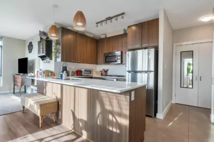 Kitchen Photo of 908 2789 Shaughnessy Street, Port Coquitlam, BC