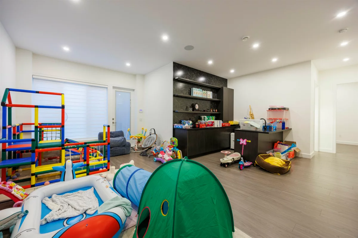 Front Yard Photo of 6549 Portland Street, Burnaby, BC