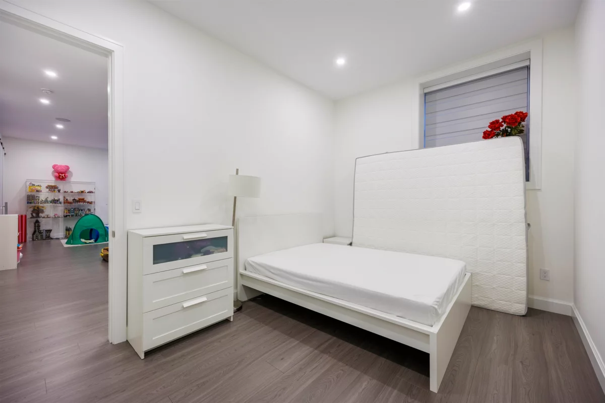 Garden / Landscaping Photo of 6549 Portland Street, Burnaby, BC