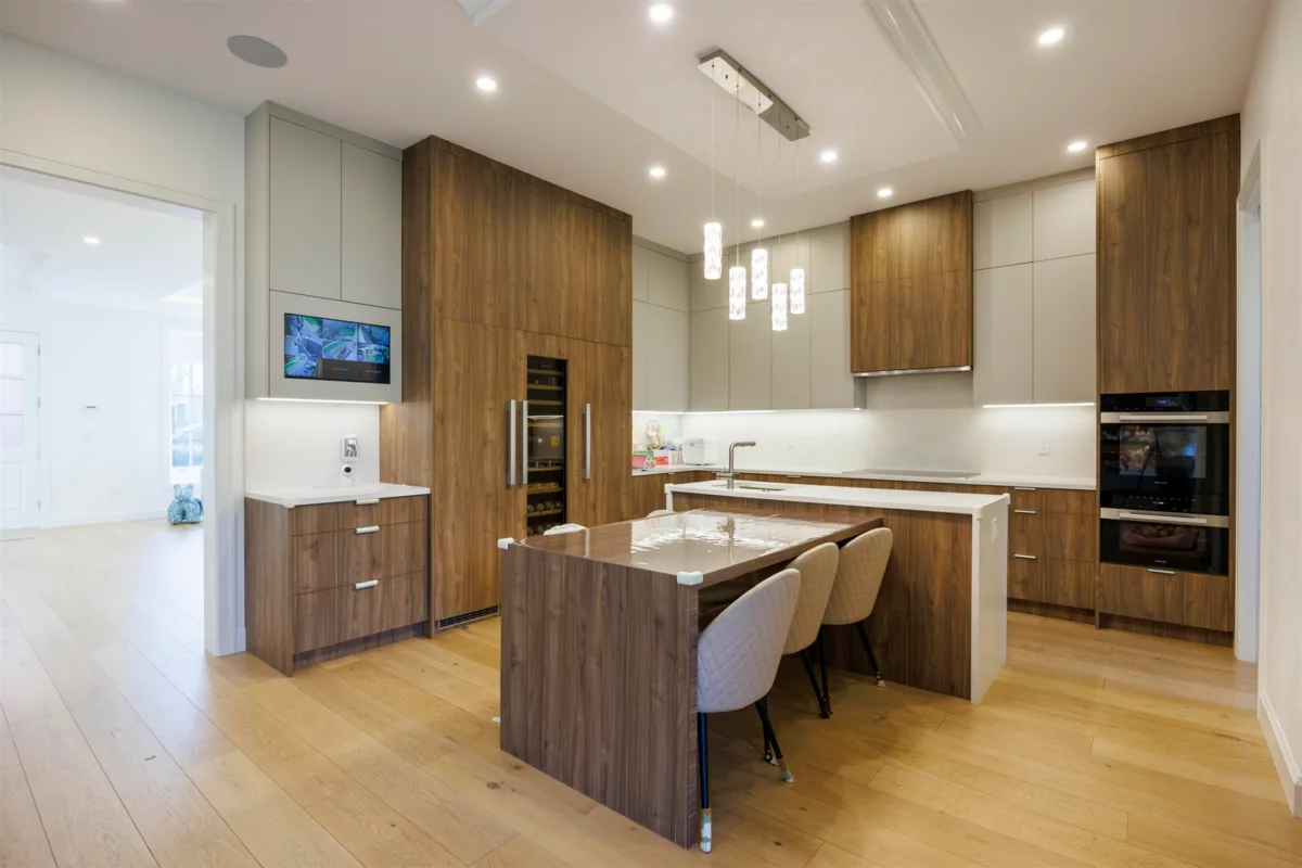 Guest Bathroom Photo of 6549 Portland Street, Burnaby, BC